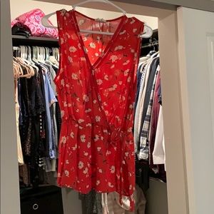 Floral tank top with a tie on the side
